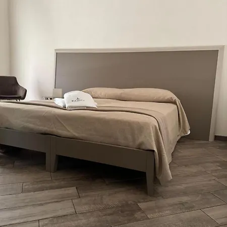 Palazzo Ferretti לינה וארוחת בוקר