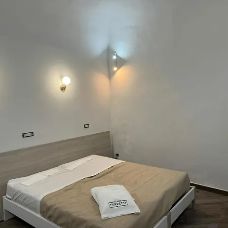 Palazzo Ferretti - Scavi לינה וארוחת בוקר 4*